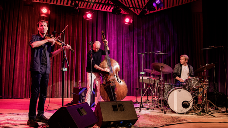 Multidisciplinary musician Andrew Bird returns to KCRW, this time as part of Andrew Bird Trio — a jazz combo serving up standards.